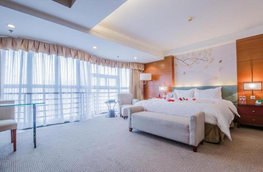 Linyi Blue Horizon Intenational Hotel Exterior foto